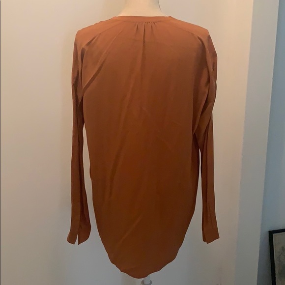 Fabulous VINCE rust silk long sleeve top - Picture 5 of 7